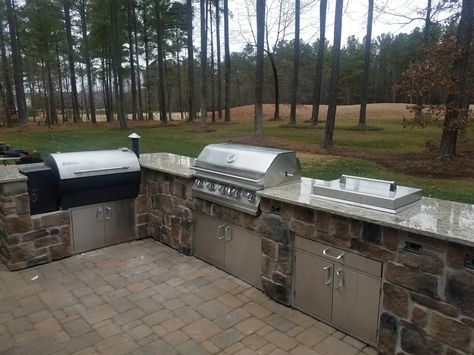 Project Complete: Traeger smoker and grill outdoor kitchen. Outdoor Kitchen Layout, Traeger Smoker, Outdoor Grill Station, Outdoor Cooking Area, Patio Grill, Outdoor Barbeque, Grill Station, Kitchen Grill, Outdoor Bbq Kitchen