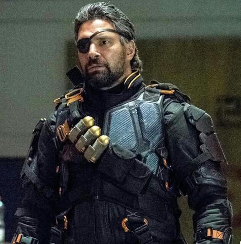 Manu Bennet as Slade Wilson/ Deathstroke Deathstroke Arrow, Arrow Season 6, Harrison Wells, John Diggle, Cw Arrow, Slade Wilson, Arrow Cw, Supergirl 2015, Manu Bennett