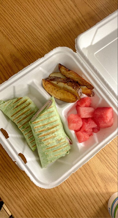 School Lunches Aesthetic, School Lunch Ideas High Protein, Packed Lunch Ideas Aesthetic, University Meals Healthy, School Lunch Ideas Highschool, Healthy University Lunches, Healthy Meals Aesthetic Lunch, School Lunch Inspo Aesthetic, University Lunch Ideas