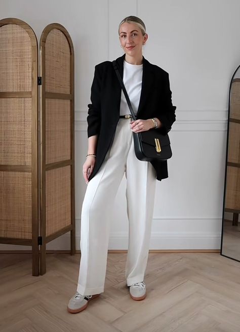 White Trousers Outfit Autumn, White Trousers Outfit Classy, Japan Autumn Outfit, White Trousers Outfit, Japan Autumn, Work Fits, Slouchy Jeans, Trouser Outfit, Professional Outfits Women