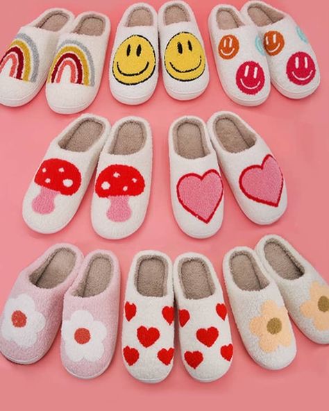 The cutest little slippers now available! Smiley faces, hearts and mushrooms currently in stock. 🍄🙂❤️✨ Pajama Party Outfit, Sleepover Outfit, Sleepover Essentials, Trendy Slippers, Heart Rainbow, Cozy Slippers, Plush Slippers, Fuzzy Slippers, Warm Slippers