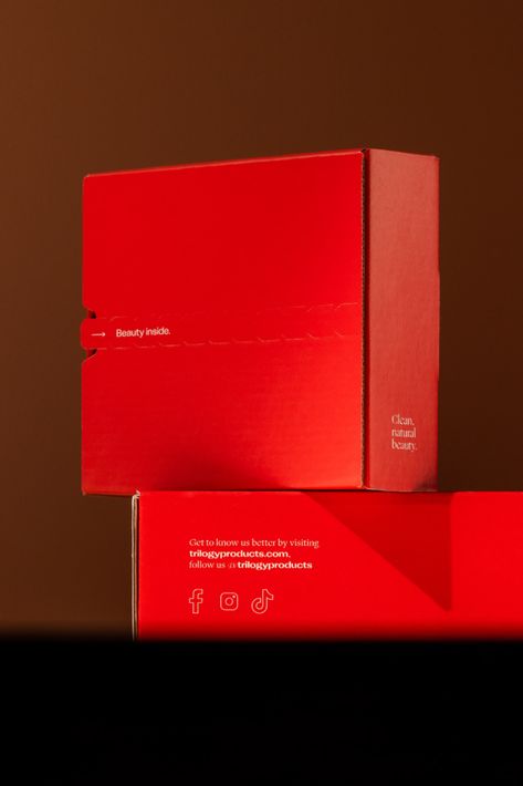 Red Packaging Design, Pink Red Packaging, Dna Packaging, Red Boxes Packaging, Red Box Packaging Design, Packaging Photoshoot, Red Packet Design, Mailer Box Design, Ecommerce Packaging