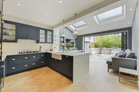 Kitchen Extension Layout, Modern Kitchen Open, Kitchen Diner Extension, House Extension Plans, Open Plan Kitchen Dining Living, Open Kitchen And Living Room, Open Plan Kitchen Diner, Kitchen Layout Plans, Open Plan Kitchen Dining