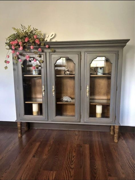 Glass China Cabinet Makeover, Repurposed China Cabinet Top, Plant Cabinet Display, Cute Coffee Bar Ideas, Hutch Top Repurposed Ideas, Repurposed Cabinets, Curio Cabinet Makeover, Upcycle Furniture Ideas, Cute Coffee Bar