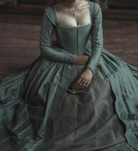 Ravenclaw Aesthetic, Medieval Aesthetic, Lady In Waiting, Medieval Dress, Hogwarts Houses, Lady Grey, Historical Dresses, Historical Romance, Ravenclaw