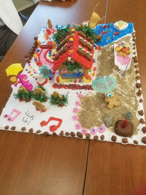 Moana Gingerbread House Gingerbread Ideas, Christmas Cakes, Christmas Cake, Moana, Gingerbread House, Christmas Time, Gingerbread, Cake, Christmas