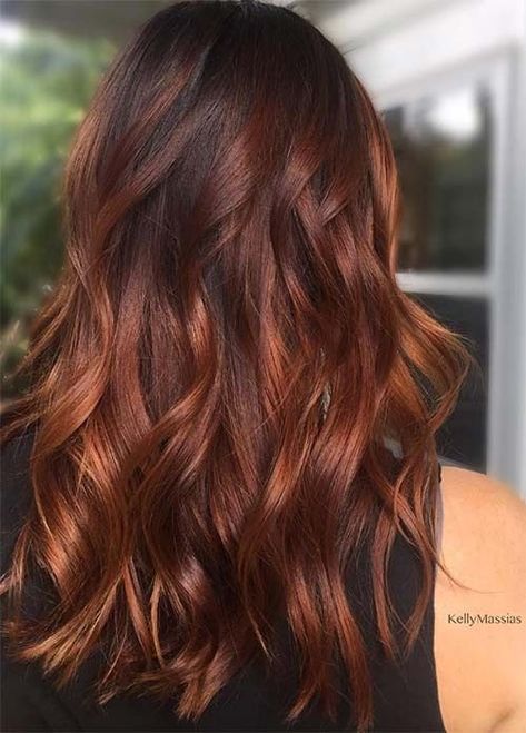 Les plus belles colorations rousses - Magazine Avantages 2017 Hair Trends, Rambut Brunette, Dark Auburn, Hair Color Auburn, Red Highlights, Nails Red, Burgundy Hair, Dark Burgundy, Trendy Hair Color