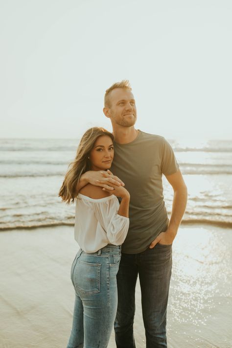 Engagement Photo Shoot Beach, Engagement Pictures Beach, Couples Beach Photography, Engagement Shoot Outfit, Couple Beach Pictures, Engagement Picture Outfits, Cute Engagement Photos, Engagement Pictures Poses, Solana Beach