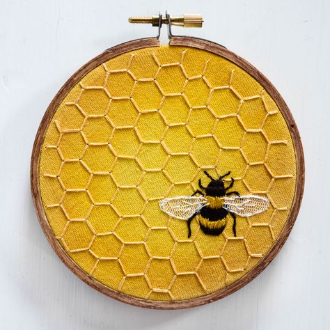 Honey to the bee that's you for me~ Bee Artwork, 자수 디자인, Painting Painting, Hand Embroidery Stitches, Embroidery Hoop Art, Embroidery Cross Stitch, Paint Painting, Needle Work, Hand Embroidery Patterns