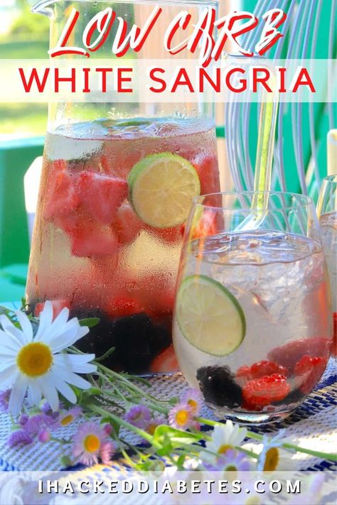 Keto Friendly Sangria, Low Carb Punch Alcohol, Keto Sangria Low Carb, Dry White Wine Sangria, Low Calorie Sangria Recipes, Low Carb Sangria, Sugar Free Cocktails Alcohol, Low Sugar Summer Cocktails, Light Summer Drinks Alcohol