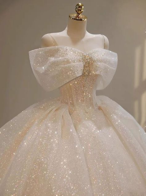 Simple Debut Gowns, Gown For Debut, Xv Ideas, Debut Gowns, Xv Dresses, White Quinceanera Dresses, Diamond Dress, Quinceanera Dresses, Ball Dresses