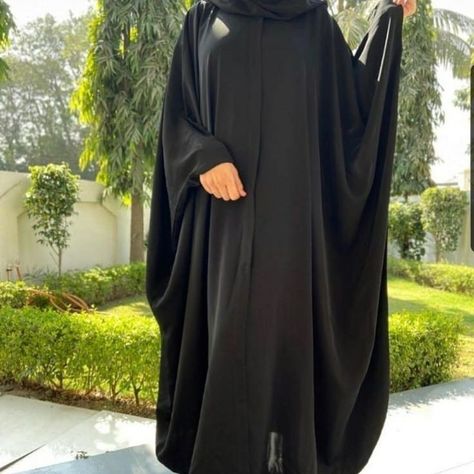 Abaya Designs Dubai Kaftan, Kaftan Abaya Designs, Black Abaya Designs Dubai Style, Abaya Designs Latest Black, Burqa Design, Abaya Designs Dubai, Arabic Abaya, Burqa Designs, Stylish Abaya