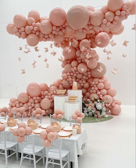 Keep calm and stay inspired💫 Photo: @readytopartea ➡️ @make_a_wish_ua for more inspiration💕 ⠀⠀⠀⠀⠀⠀⠀⠀ Tag your friends who’d love this one 💫 💌 #pastelballoons #pastelballoongarland #pastelballoon #butterflyparty #butterflybirthday #butterflybirthdayparty Butterfly Baby Shower Favors, Butterfly Baby Shower Decorations, Baby Shower Theme Ideas, Fairy Princess Party, Butterfly Cupcake Toppers, Butterfly Baby Shower Theme, Butterfly Invitations, Butterfly Birthday Party, Balloon Display