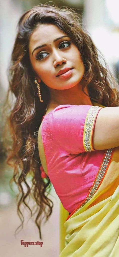 Nivetha Pethuraj, Beauty Face Women, Indian Actress Hot Pics, Actress Photos, Girl Face, Beauty Face, Photo Poses, Cool Girl, Wonder Woman