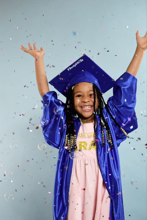 Girl Kindergarten Graduation, Graduation Kids Photoshoot, Prek Graduation Photoshoot, Kindergarten Photo Shoot Graduation, Kindergarten Grad Photoshoot, Toddler Graduation Pictures, Kindergarten Graduation Photoshoot Ideas, Kindergarten Graduate Photoshoot, Prek Photoshoot