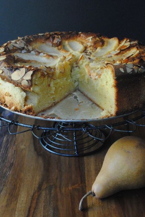 Almond Pear Cake #glutenfree #recipe Pear Cake Gluten Free, Pear And Almond Cake, Pear Cake, Gluten Free Sweets, God Mat, Gluten Free Treats, Think Food, Almond Cakes, Gluten Free Cakes