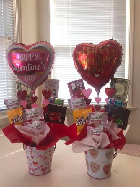 #ValentinesGiftBaskets #ValentinesDayGifts #RomanticGifts #LoveInABasket #GiftsForHer #GiftsForHim #ValentinesDayIdeas #HandmadeValentines #LuxuryGiftBaskets #ChocolateGifts #ValentinesSpecial #SweetGifts #PersonalizedGifts #GiftBasketIdeas #GourmetGifts #ValentinesDay2024 #HeartfeltGifts #ValentinesSurprise #LoveGifts#CoupleGifts Gift For Bf, Man Bouquet, Flower Wire, Valentines Day Baskets, Valentine Gift Baskets, Candy Bouquet Diy, Valentine Baskets, Valentine Bouquet, Diy Valentine's Day Decorations