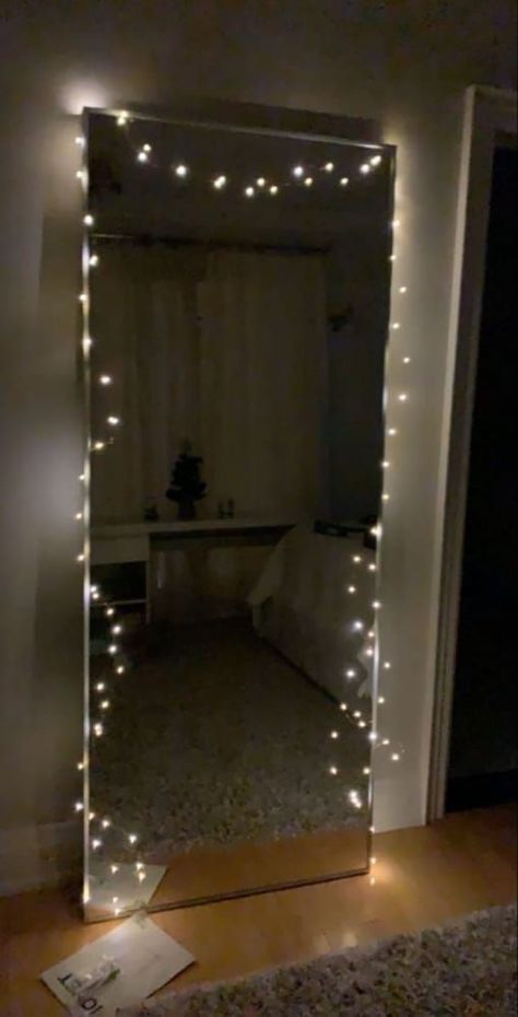 Soo beautiful mirror decor ideas Modern Hallway Ideas, Simple Bedroom Decor, Storage Hallway, Green Hallway, Diy Room Decor For Teens, Fairy Lights Bedroom, Bedroom Deco, Hallway Ideas Entrance, Pinterest Room Decor