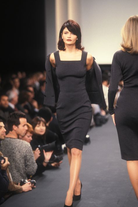 Vintage Runway Fashion, Ralph Lauren Runway, Outrageous Fashion, Fashion 1990s, Ralph Lauren 90s, Vintage Outfits 90s, 90s Runway Fashion, Helena Christensen, Classy Work Outfits