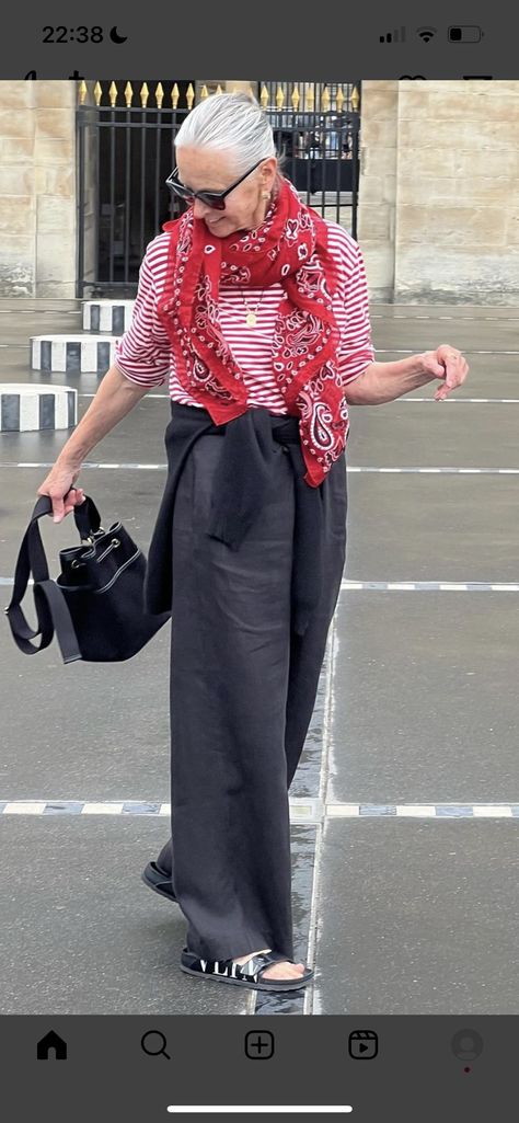 Linda Wright Style 2023, Old Woman Outfit, Granny Chic Fashion Advanced Style, Grandma Chic Fashion, Advanced Style Boho, Linda Wright Style, Old Lady Fashion, Chic Grandma, Linda Wright