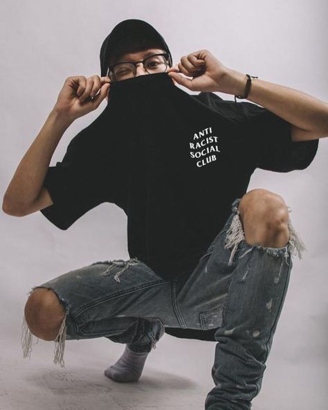 LeagueFits on Instagram: “@okaythatsenough.co is donating proceeds from this tee to @eji_org.” T Shirt Message, Hip Hop Sweatpants, Streetwear Photoshoot, Japanese Pants, Rave Y2k, T-shirt Photography, Black Tees, Girl Eyes, Baggy Cargo Pants