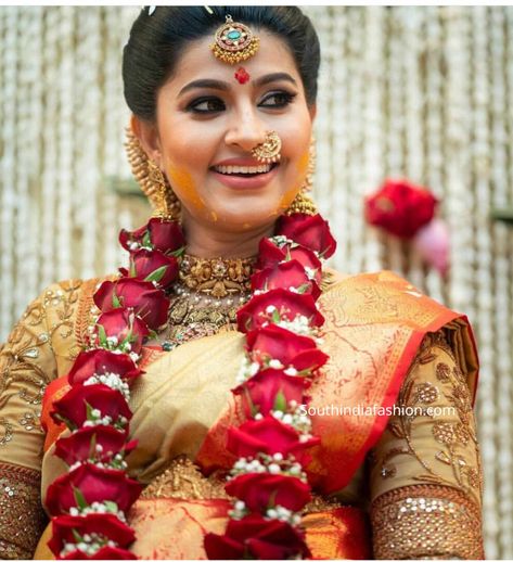 Kasumala Designs, Baby Shower Hairstyles, Bride Blouse, Sneha Prasanna, Rose Garland Wedding, Actress Sneha, Indian Baby Shower Decorations, Shower Photos, Ruby Necklace Designs