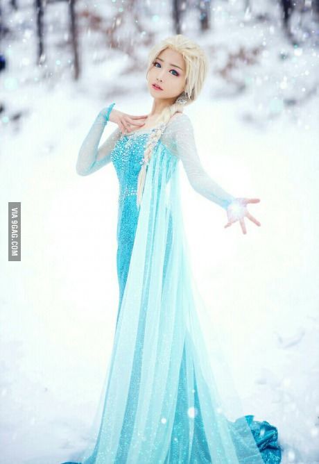 Elsa cosplay - LOOKS PERFECTLY BETTER IN REALITY THAN IN CARTOON AAAAAAAAAAAAAAAAA-- Transforming Dress, Frozen Cosplay, Disney Princess Cosplay, Elsa Cosplay, Elsa Costume, Frozen Costume, Princess Cosplay, Cosplay Tutorial, Disney Cosplay