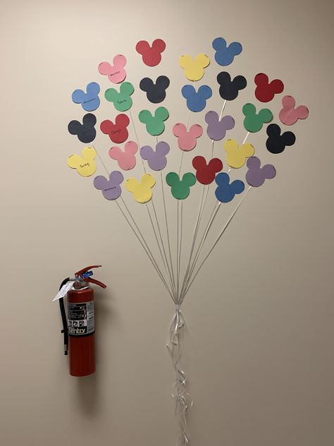 Disney Hoco Decorations, Disney Room Transformation Classroom, Diy Disney Decorations, Disney Homecoming, Homecoming Hallways, School Hallway Decorations, Disney Balloon, Reward Board, Hoco Dance