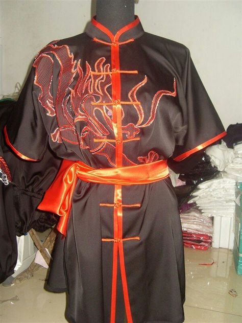 Tai chi outfit 3 Tai Chi Clothing, Fantasy Oc, Clothes Beach, Black Teeth, Sport Equipment, Silk Clothes, Chi Kung, Tai Chi Chuan, Beach Clothes