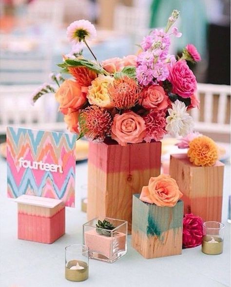 15 DIY Wedding Centerpieces That You Can Pull Off Yourself Unique Wedding Centerpieces, Frugal Wedding, Art Museum Wedding, Large Skirt, Boda Mexicana, Wedding Centerpieces Diy, Museum Wedding, Martha Stewart Weddings, Diy Centerpieces