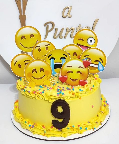 Emoji Cake Birthdays, Emoji Cake Ideas, Emoji Birthday Cake, Happy Birthday Logo, Paw Patrol Birthday Theme, Emoji Cake, Birthday Logo, Ideas Cumpleaños, Emoji Birthday