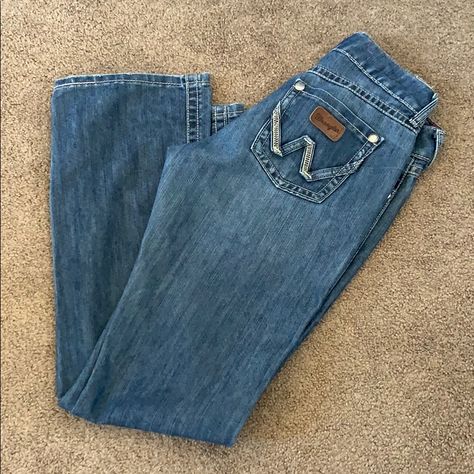 New Pair Of Wrangler Jeans 3/4 X 32 New Without Tags Never Worn Cinch Jeans Women, Yellow Quince, Wrangler Jeans Women's, Western Pants, Country Jeans, Western Girl Outfits, Country Fits, Cinch Jeans, Western Fits