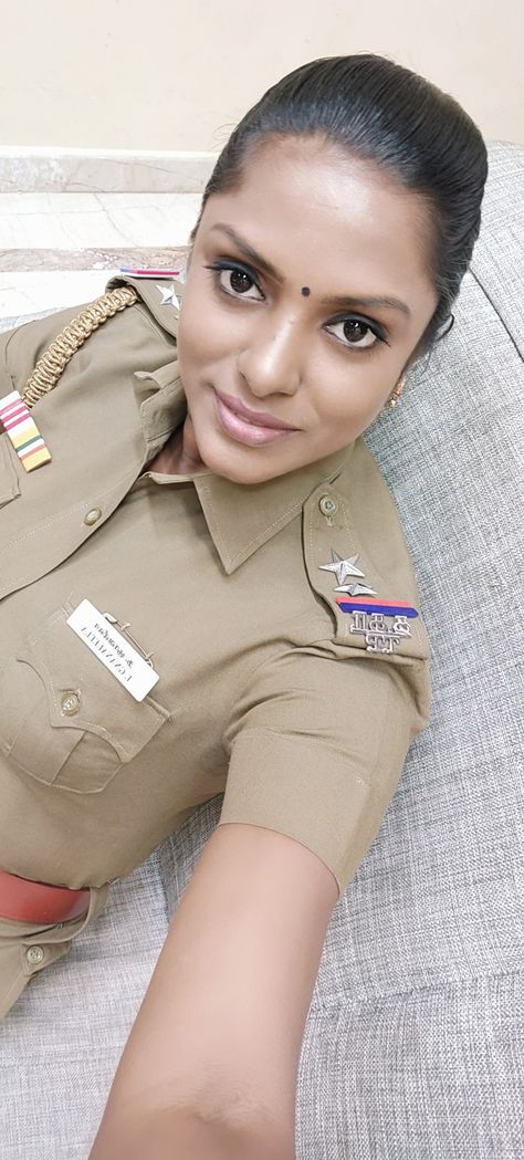 Lady Police, Sun Tv Serial, Nurse Outfit Scrubs, Sun Tv, Quotation Format, Nurse Outfit, Uniformed Services, Female Cop, Shraddha Kapoor Cute