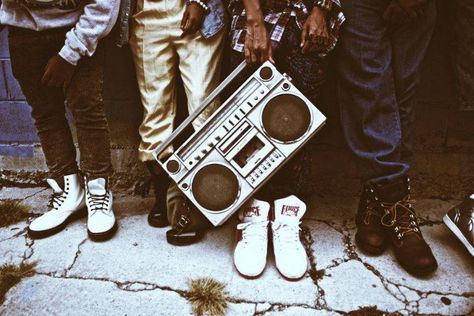 Classic Style Jamel Shabazz, Look Hip Hop, Hip Hop Aesthetic, Cultura Hip Hop, The Get Down, Swing Dancing, Real Hip Hop, Piece By Piece, Hip Hop Art