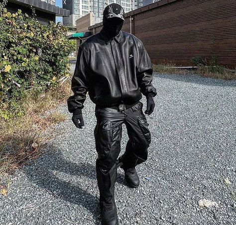 Rihanna Fan, Kanye West Style, Patterns For Fashion, Black Outfit Men, Hazmat Suit, Waterproof Clothing, Motorcycle Suit, Diving Suit, Concept Clothing