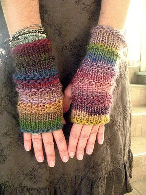 Crochet Hand Gloves, Knit Fingerless Gloves, Autumn Ideas, Gloves Design, Hand Gloves, Fingerless Gloves Knitted, Crochet Gloves, Image Fun, Winter Gloves