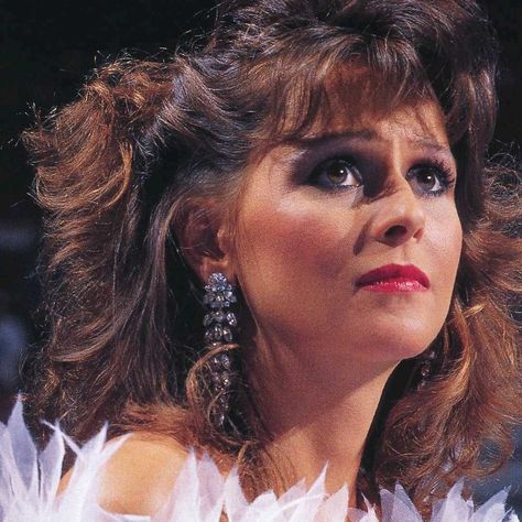 The Lovely Miss Elizabeth Miss Elizabeth Wwf, John Cena Wrestling, Jesse Ventura, Miss Elizabeth, Macho Man Randy Savage, Elvis Presley Videos, Andre The Giant, Professional Wrestlers, Wwe Legends