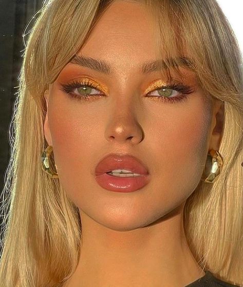 Long Blonde, Blonde Hair, Makeup Looks, A Woman, Blonde, Makeup, Hair, Gold, Make Up