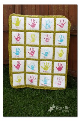 Handprint Quilt, Handprint Art Kids, Apple Fabric, Christmas Circle, School Auction, Auction Projects, Pastors Appreciation, Auction Ideas, Sweet Gift Ideas