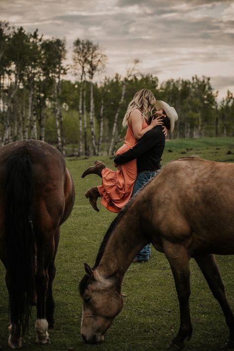 Barn Engagement Pictures, Engagement Photos With Horses, Engagement Announcement Pictures, Horse Engagement Photos, Barn Engagement Photos, Temple Wedding Photos, Logan Temple, Engagement Photos Poses, Farm Engagement Photos