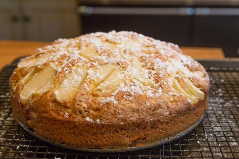 Mascarpone Cake, Italian Cakes, Pear Cake, Italian Cake, Pear Recipes, Easy Italian, Icing Sugar, Italian Desserts, Unsweetened Cocoa