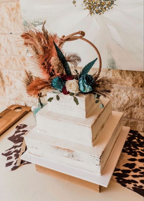 Wild West Wedding, Western Wedding Cakes, West Texas Wedding, Juniper Hill, Country Wedding Pictures, Country Western Wedding, Boho Wedding Cake, Western Themed Wedding, Square Wedding Cakes