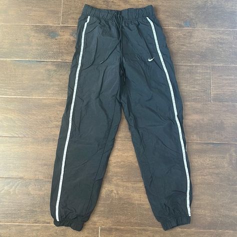 nike jogger pants Old Nike Pants, Nike Jogger Pants, Old Nikes, Black Nike Joggers, Nike Jogger, Nike Joggers, Dream Style, Nike Pants, Jogger Pants