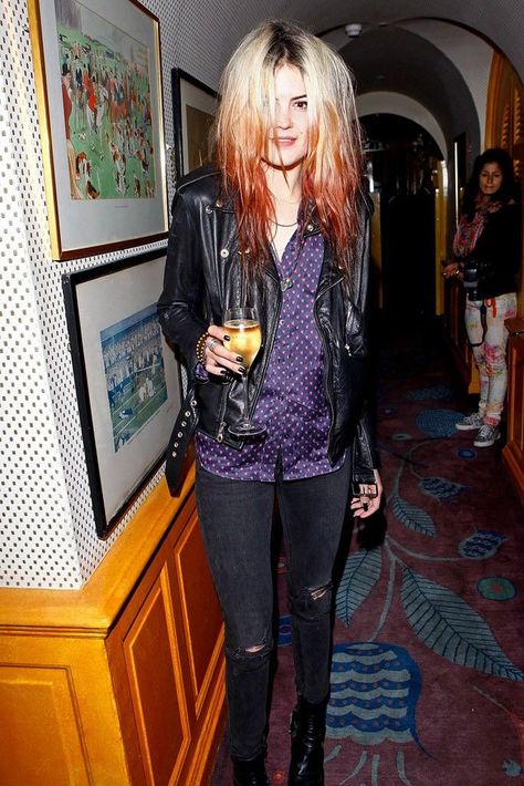 Alison Mosshart, The Kills, Music 90s, Hair Colors Ideas, Arizona Muse, Fashion Guys, Grace Slick, Dip Dye Hair, James Cook