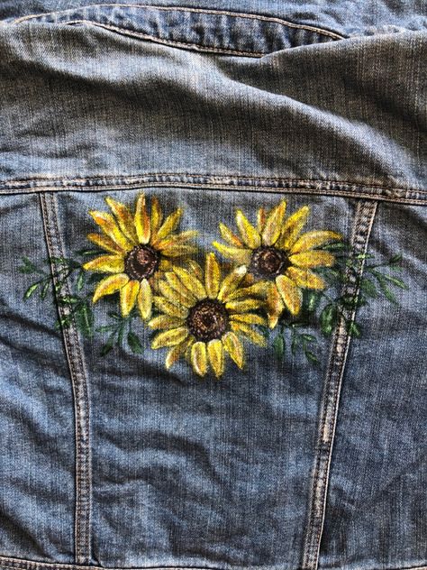 Fashion Upcycle, Jean Jacket Design, Embroidery Jeans Jacket, Flower Jacket, Jacket Art, Diy Denim Jacket, Painted Clothes Diy, Demin Jacket, Hand Painted Clothing