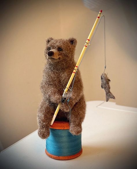 Jo Gardiner (@jogardinerart) • Instagram photos and videos Needle Felted Bears, Needle Felt Bear, Waldorf Festivals, Needle Felting Diy Tutorials, Felt Critters, Felted Bear, Felting Diy, Needle Felting Diy, Felt Crafts Diy