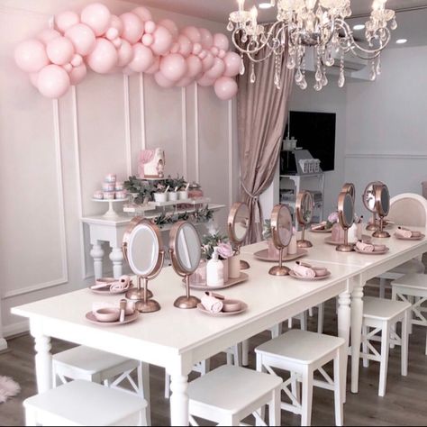 Spa Night Party, Kids Pamper Party, Beauty Party Ideas, Spa Sleepover Party, Makeup Birthday Party, Candy Wonderland, Spa Day Party, Tea Spa, Kids Spa Party