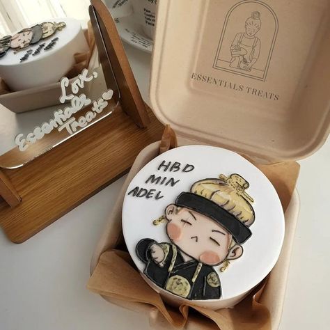 Suga Cake Birthday, Pastel Korean Cake, Bts Bento Cake, Bt21 Cake, Birthday Cake Quotes, Bts Cake, Korean Cake, Mini Cakes Birthday, Bts Birthdays