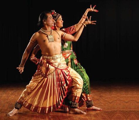 Manipuri Dance, Indian Dance Art, Raja Ravi Varma Paintings, Ravi Varma Paintings, Indian Dances, Kuchipudi Dance, Indian Classical Dancer, Bharatanatyam Poses, Culture Of India