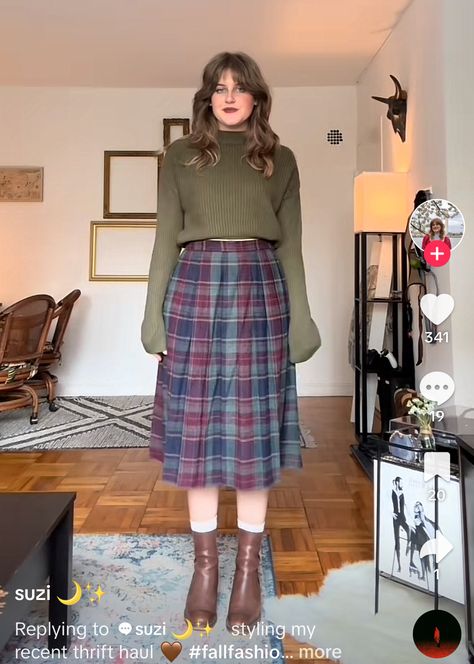 Long Kilt Outfit Women, Kilt Outfits, Outfit Women, Kilt, How To Style, Clothes For Women, Outfit Inspo, How To Wear